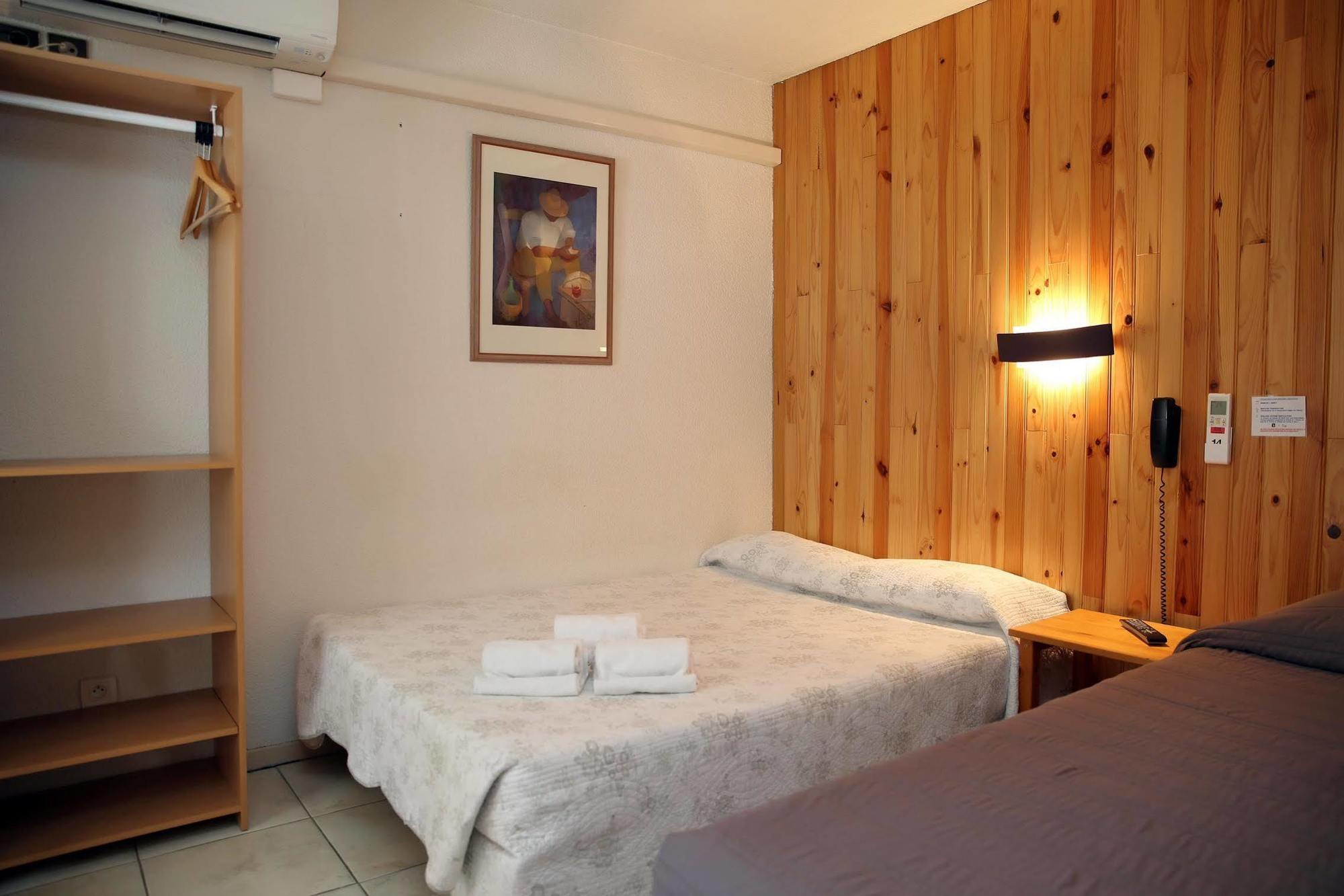 Logis Hotel- Hotel Restaurant Le Rialto Le Sequestre Exterior photo